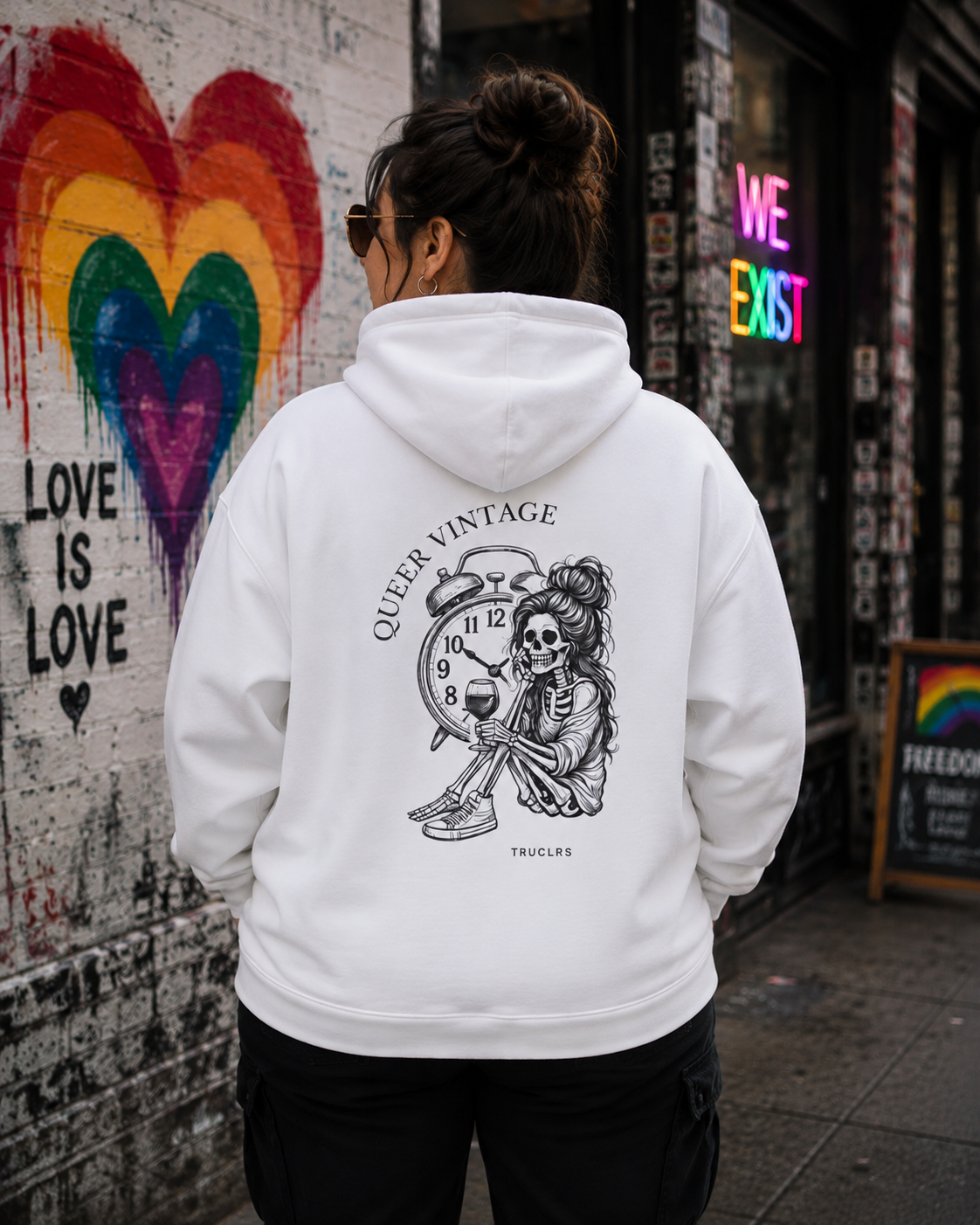 Queer Vintage. Time, Truth, and Identity in Ink